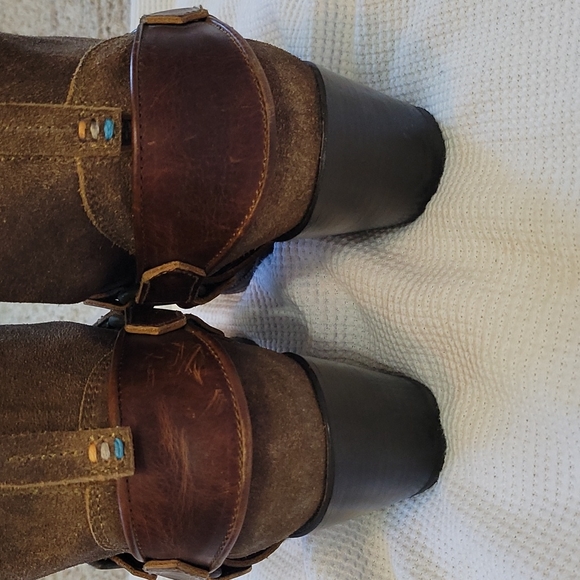 Ariat boots - Picture 3 of 7